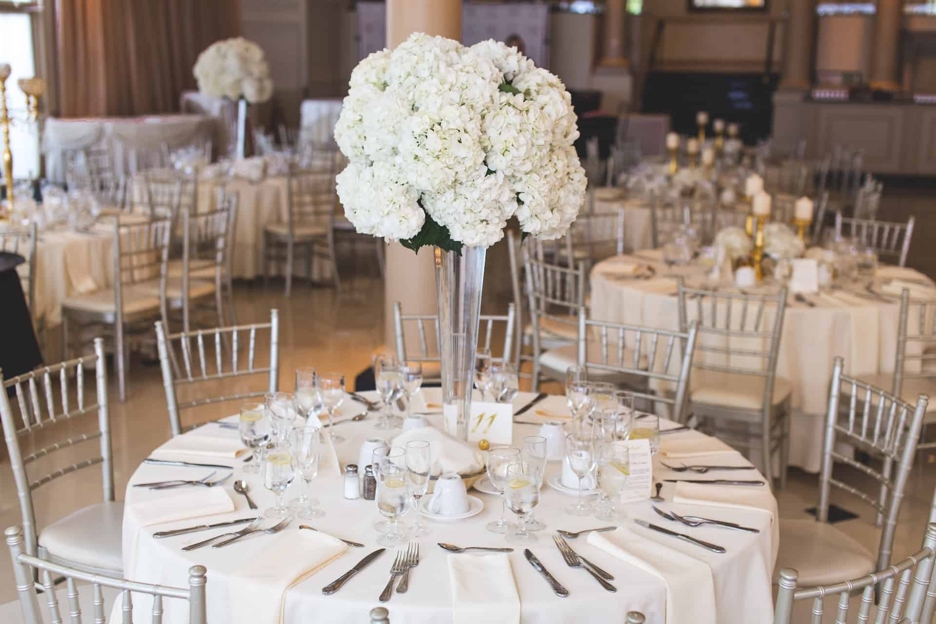 What Size Tablecloth for 60 Round Table featured image